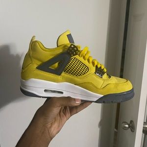 Jordan 4 Lightning